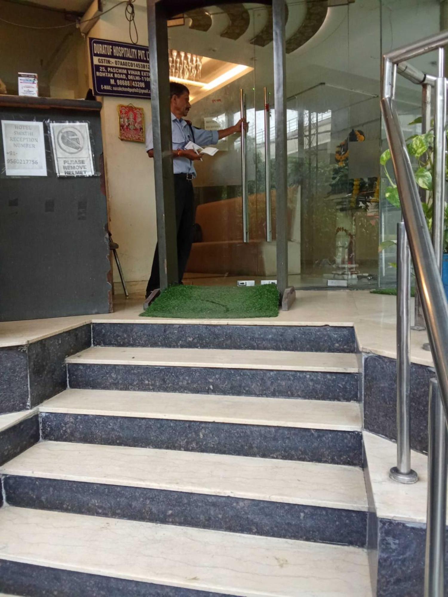 Paschim Vihar Hotel Delhi  Exterior photo
